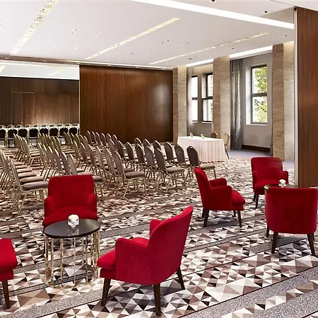 Metropol Palace, A Luxury Collection Hotel, Hotel
