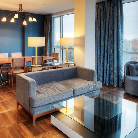 Metropol Palace, Hotel