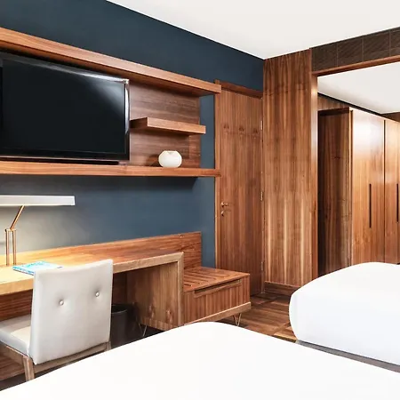 Metropol Palace, A Luxury Collection Hotel,